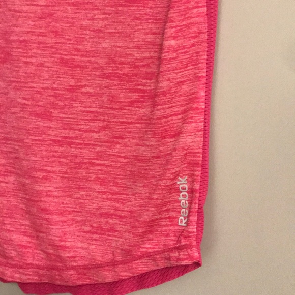Small Reebok Top ❤️ - Picture 2 of 5